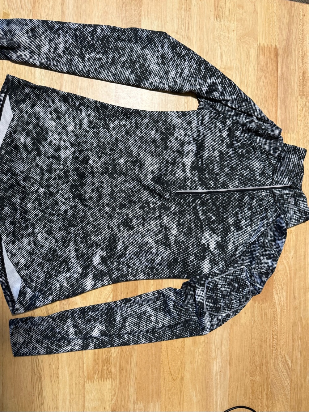 Women’s Under Armour Black White Quarter Zip Pullover Jacket - Picture 2 of 6